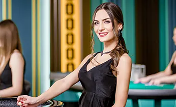 Hình ảnh đội ngũ hỗ trợ khách hàng của CM8886 sẵn sàng giải đáp thắc mắc